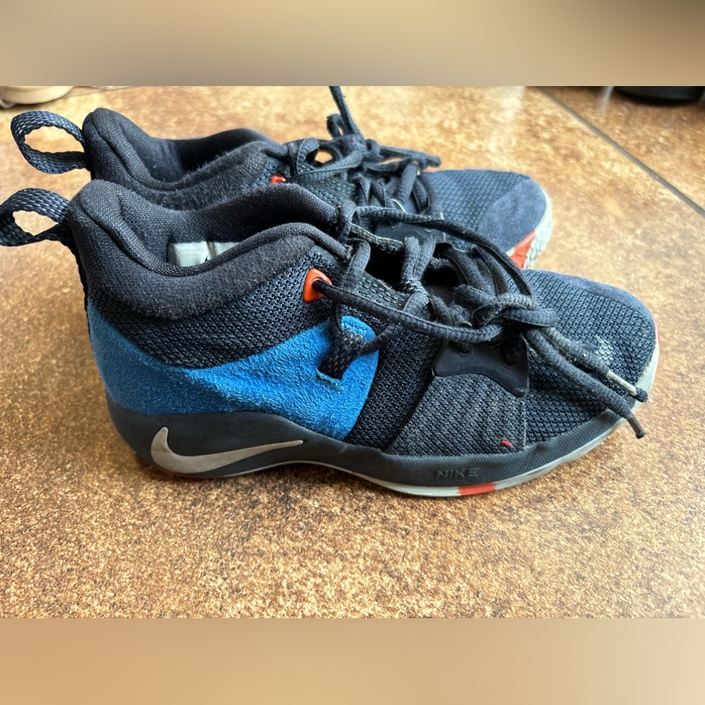 Boys nikes